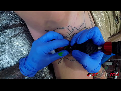 ❤️ Itin tatuiruota karšta Sully Savage gavo tatuiruotę ant savo klitorio ❤ Porno prie lt.taxiporec.top ❌